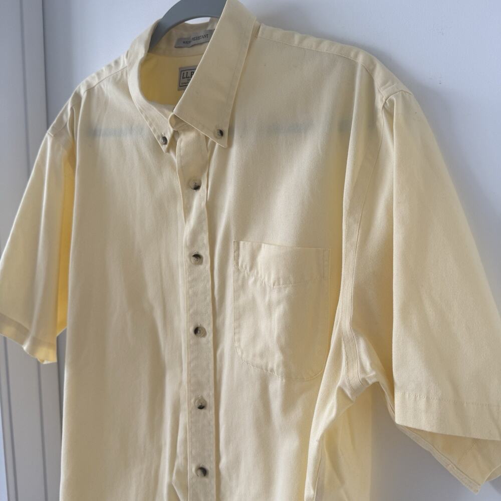 L L Bean Men's Shirt sz L Button-down Short Sleeve Butter Yellow Cotton